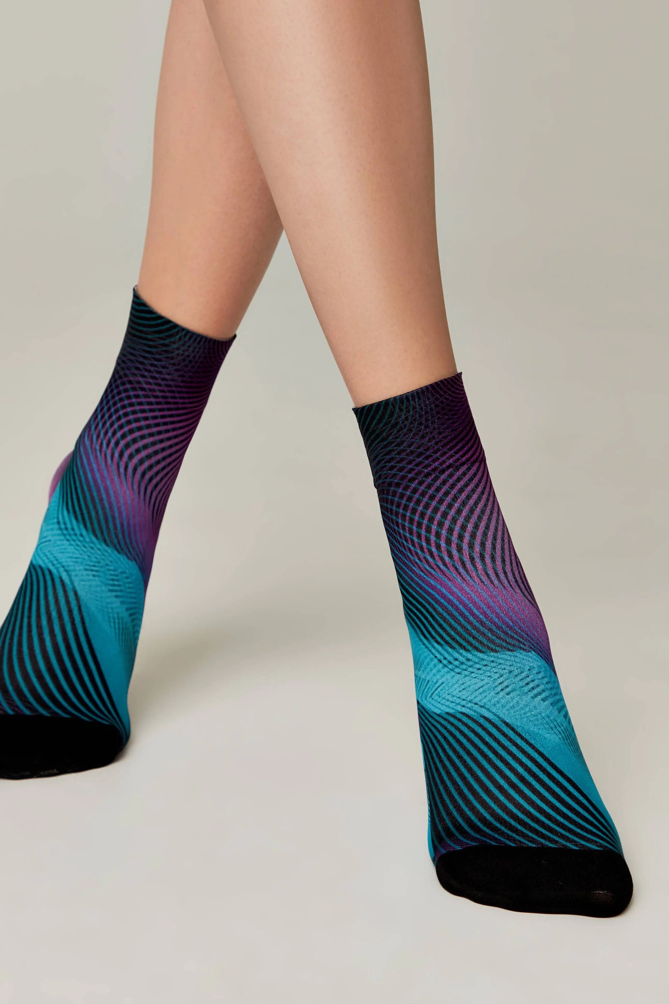 Socks Conte Fantasy 907 - "Hologram" Pattern