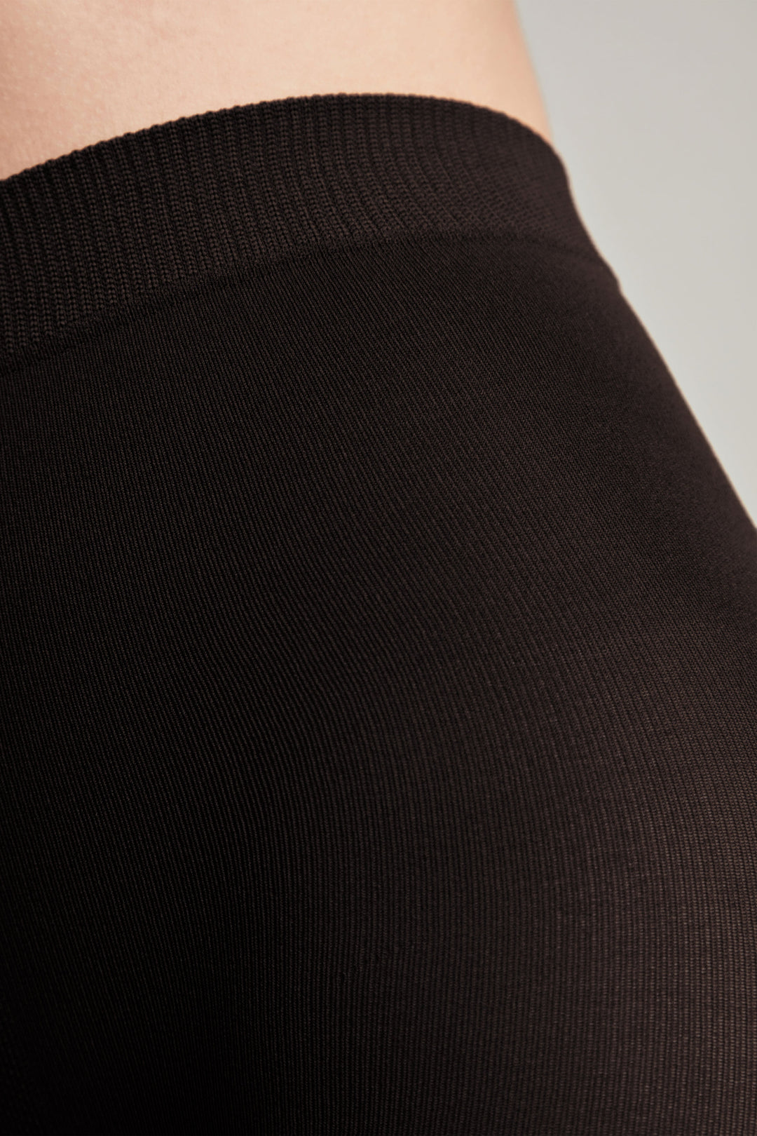 #color_nero-black