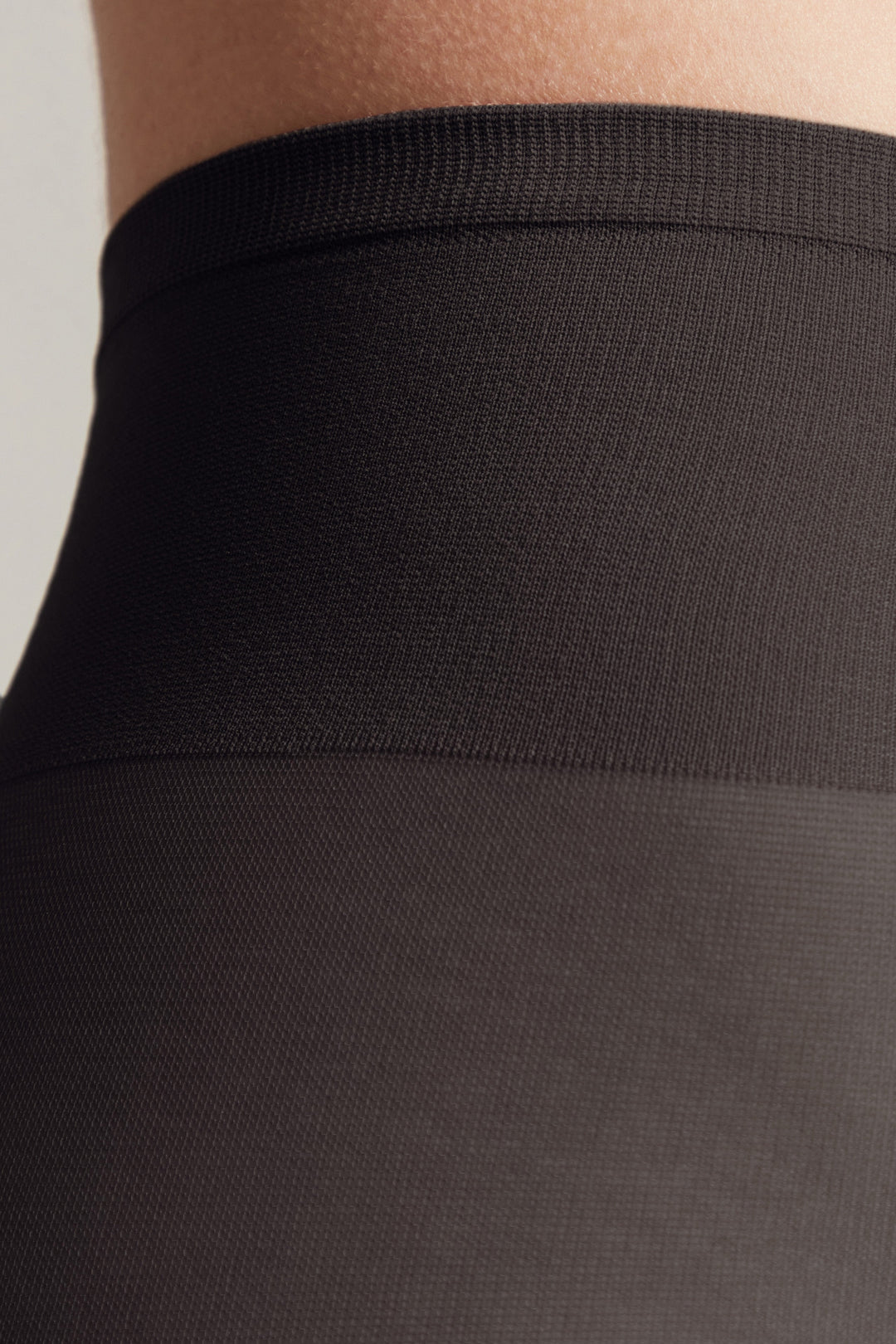 #color_nero-black